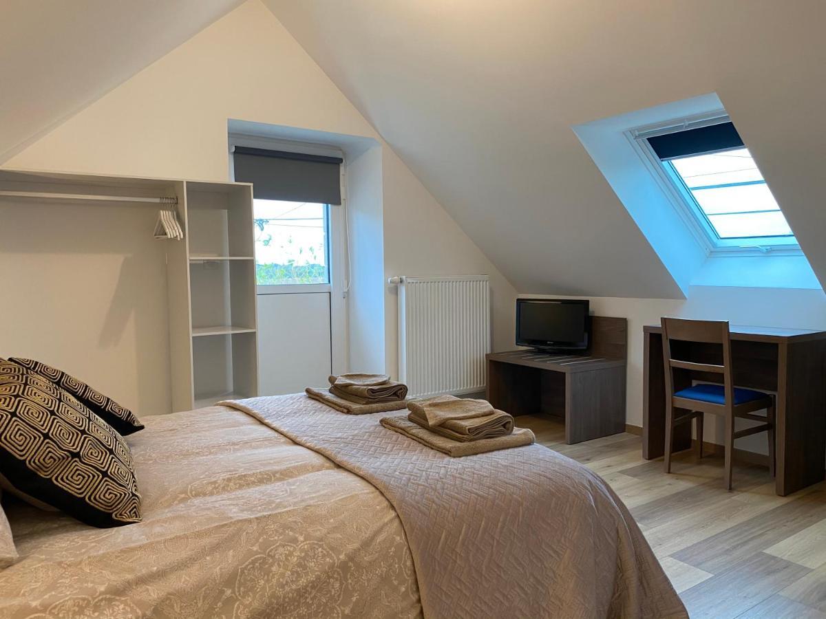 La Giendrotais Bed and Breakfast Corseul Εξωτερικό φωτογραφία